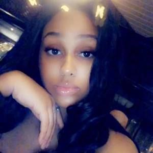 Meet your Posher, Desiree